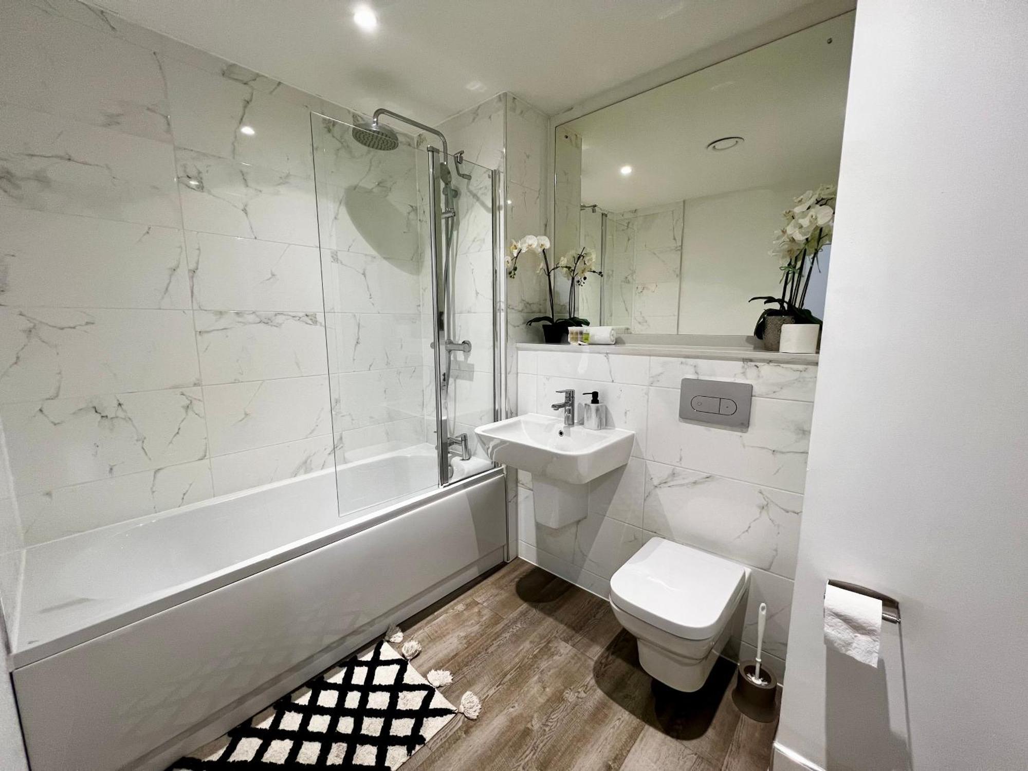 Premium Deals L Last-Minute Stay L 4 Min Walk To Birmingham Central Library L 18Th Floor 2 Bed 2 Bath City Centre Penthouse With Gym & Netflix By Jvt Short Lets Εξωτερικό φωτογραφία